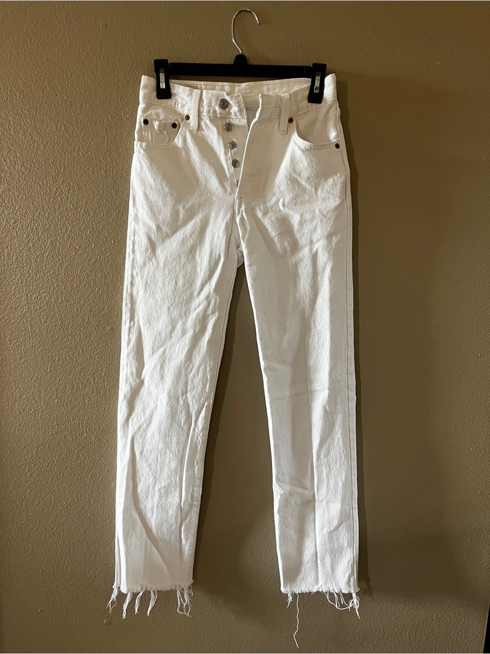 501 raw hem Levi’s